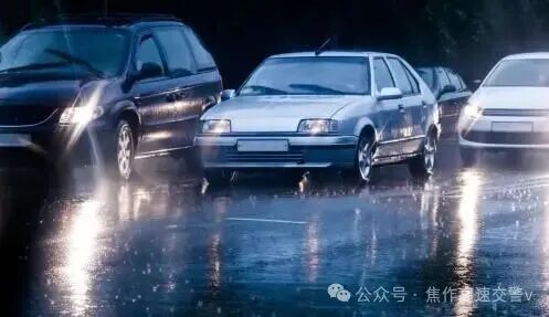 雨雪天駕駛注意事項_雨雪天安全行車技巧_出行提示